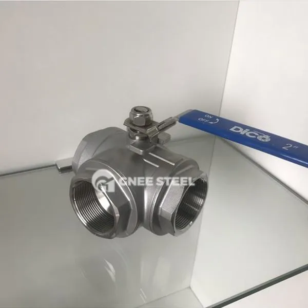 Valvola manuale a tre vie